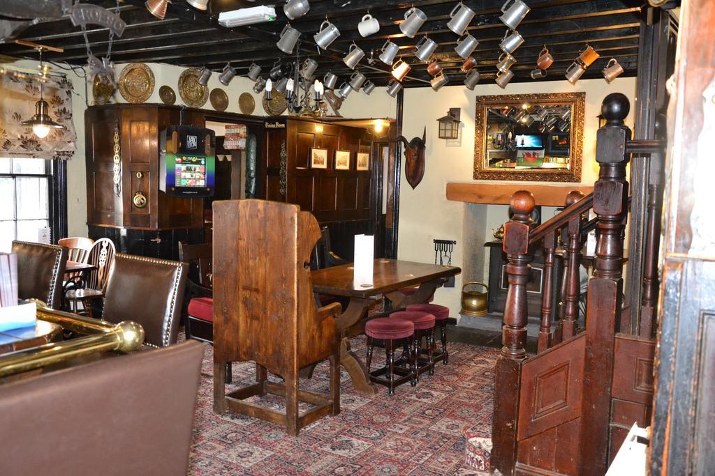 Crown Hotel Corwen Exteriör bild